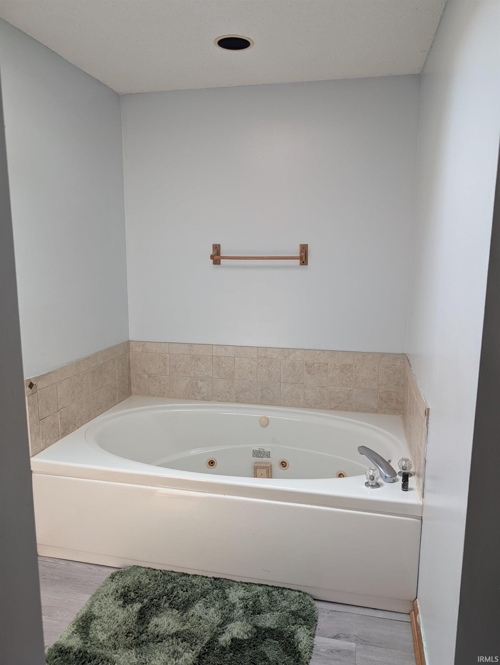 5420 Holly Oak Road Fort Wayne, IN 46845 - Photo 19 of 32 Gallery Image 19