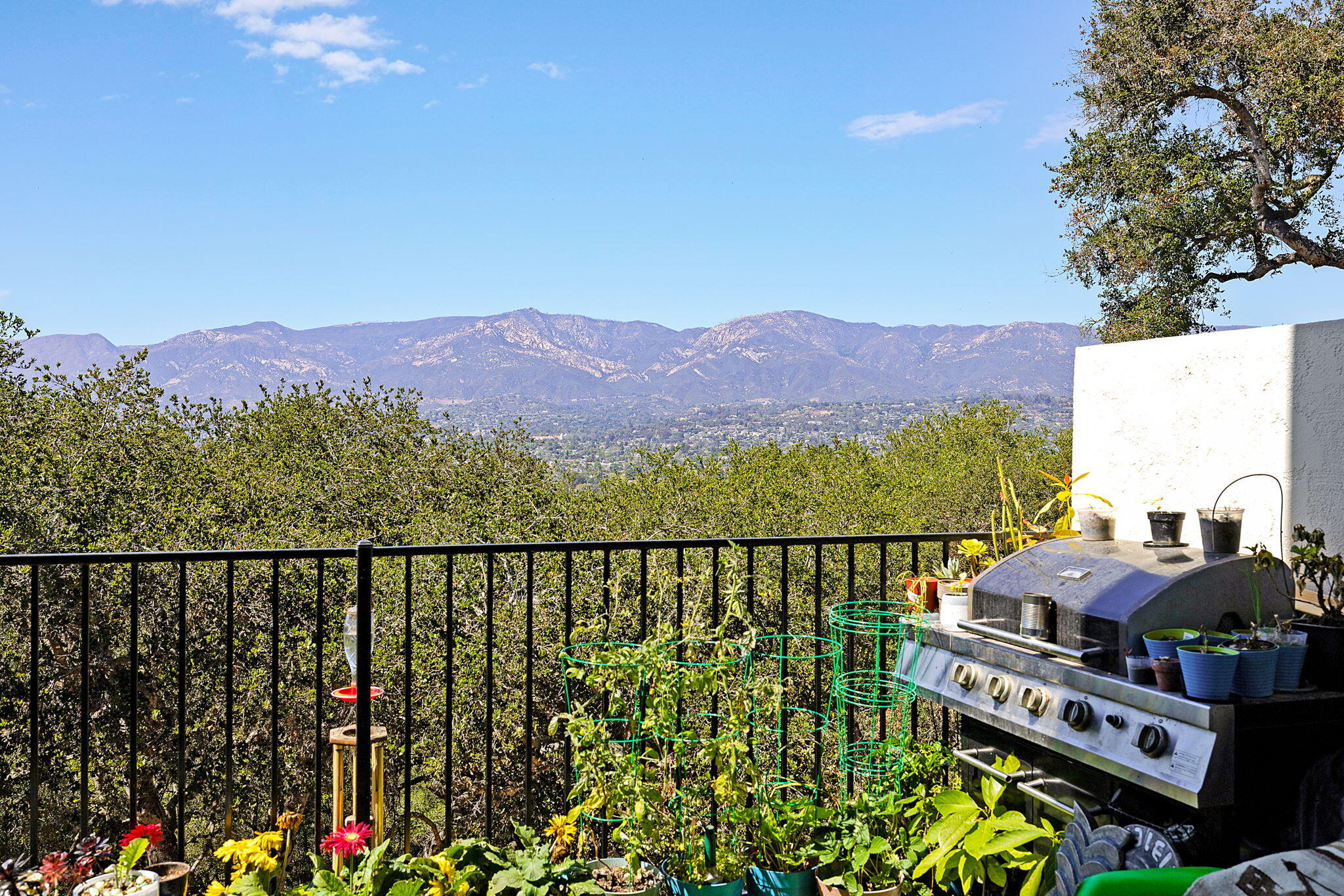 1054 Miramonte Drive, Unit 7 Santa Barbara, CA 93109 - Photo 10 of 29 8-web-or-mls-UpmarketMedia_1054Miramonte