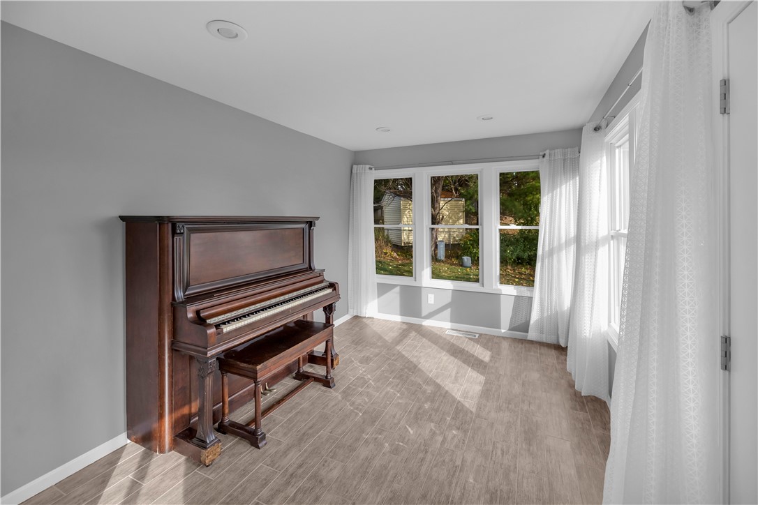 1450 Masters Lane Decatur, IL 62521 - Photo 10 of 25 Gallery Image 10