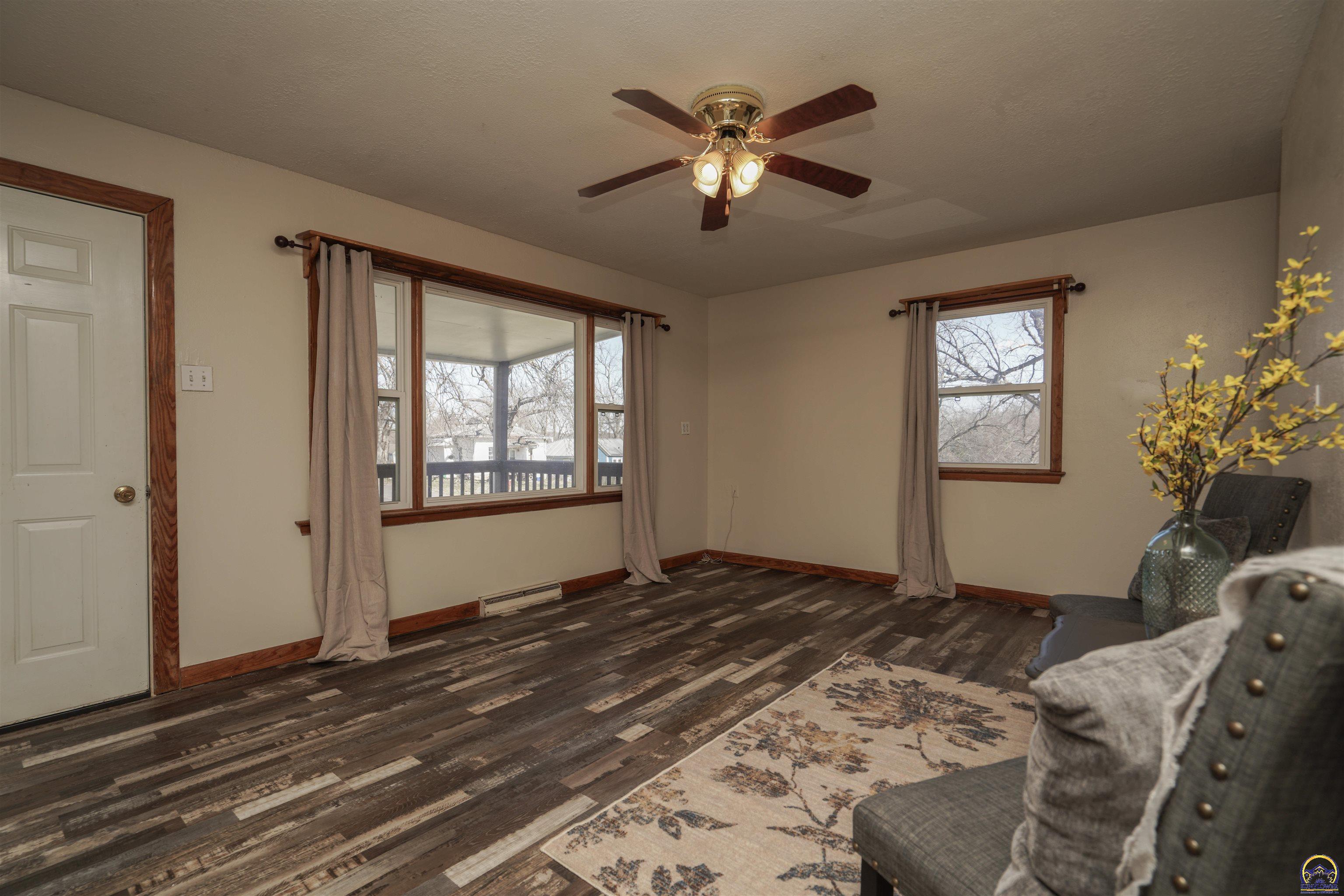347 East 9th Street Horton, KS 66439 - Photo 4 of 25