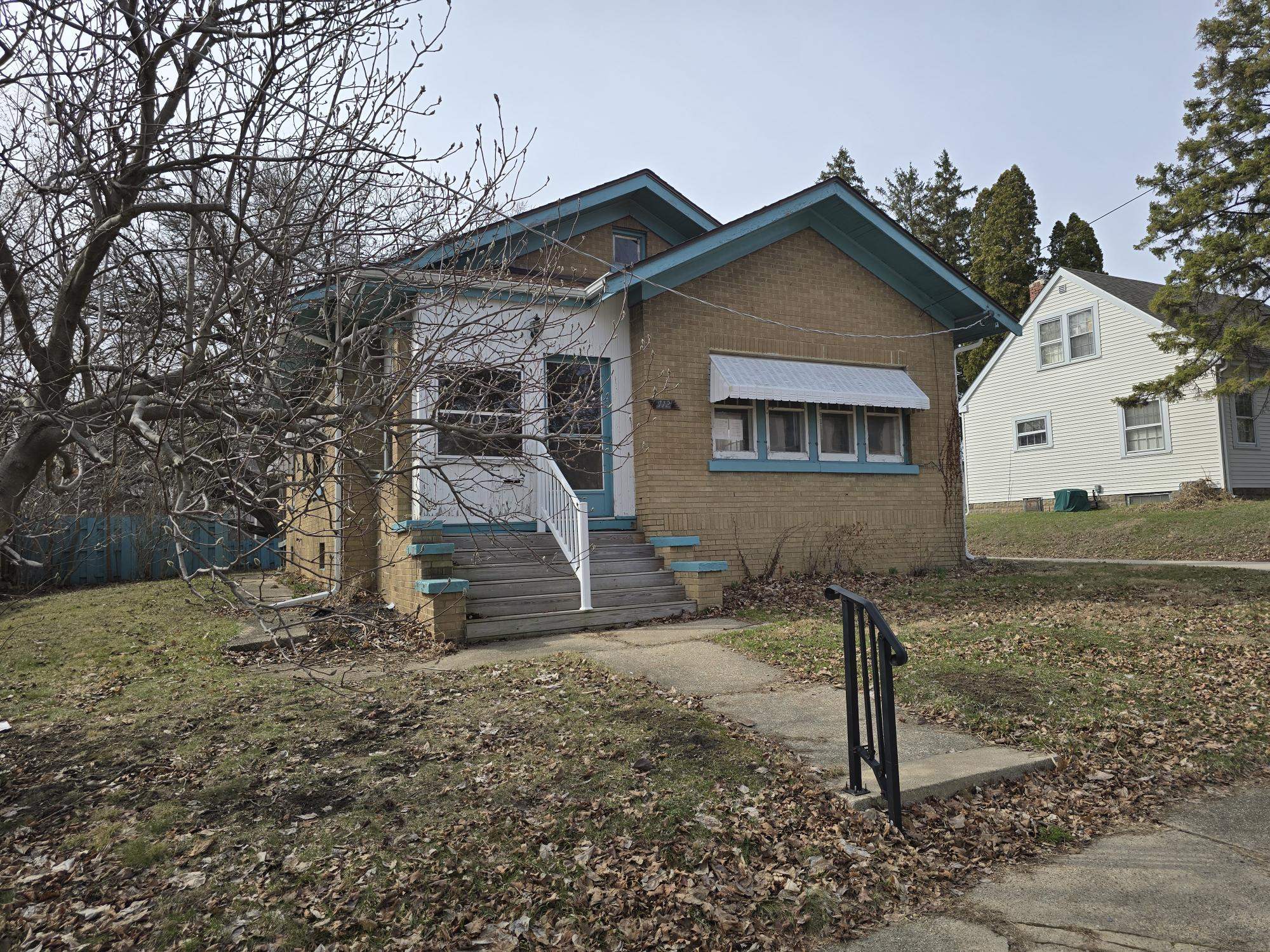 112 Rome Avenue Rockford, IL 61104 - Photo 1 of 18 Gallery Image 1