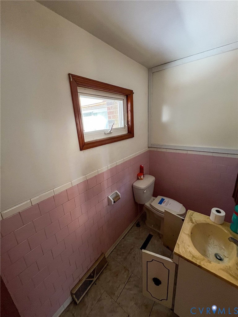 1310 Birdsong Road Petersburg, VA 23805 - Photo 18 of 34