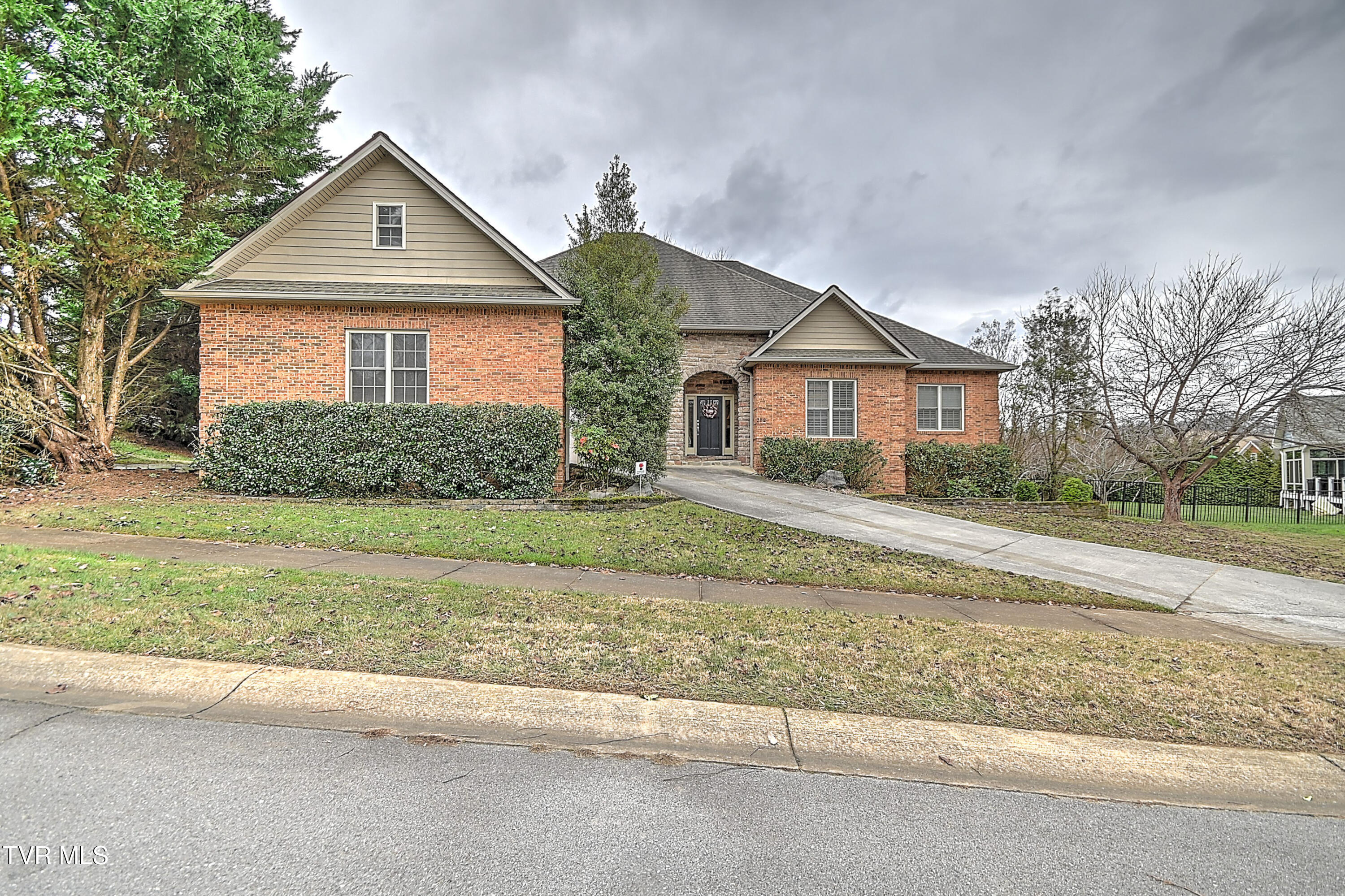 282 Dublin Road Johnson City, TN 37615 - Photo 2 of 49 282 Dublin SM-3