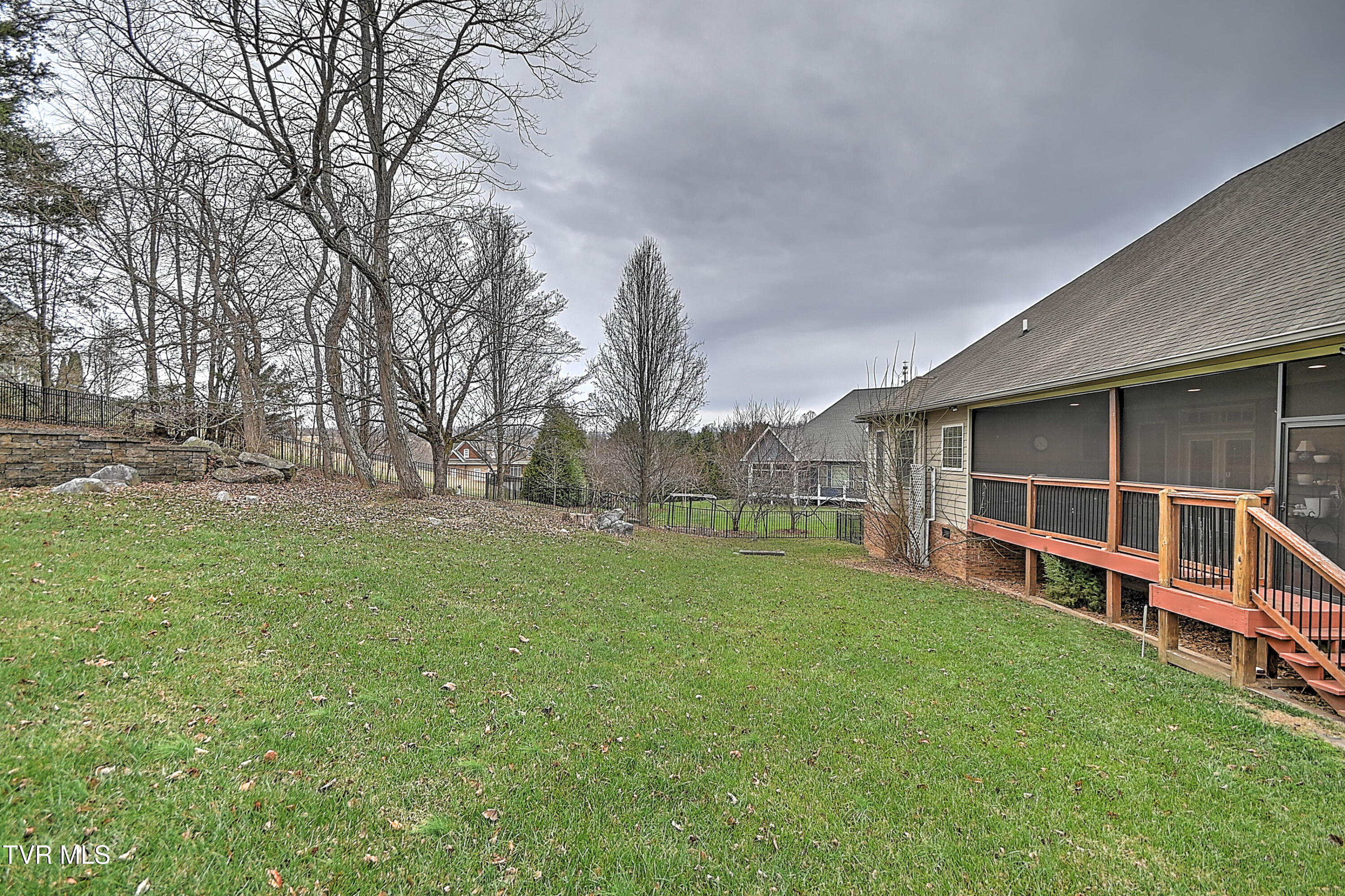 282 Dublin Road Johnson City, TN 37615 - Photo 43 of 49 282 Dublin SM-44