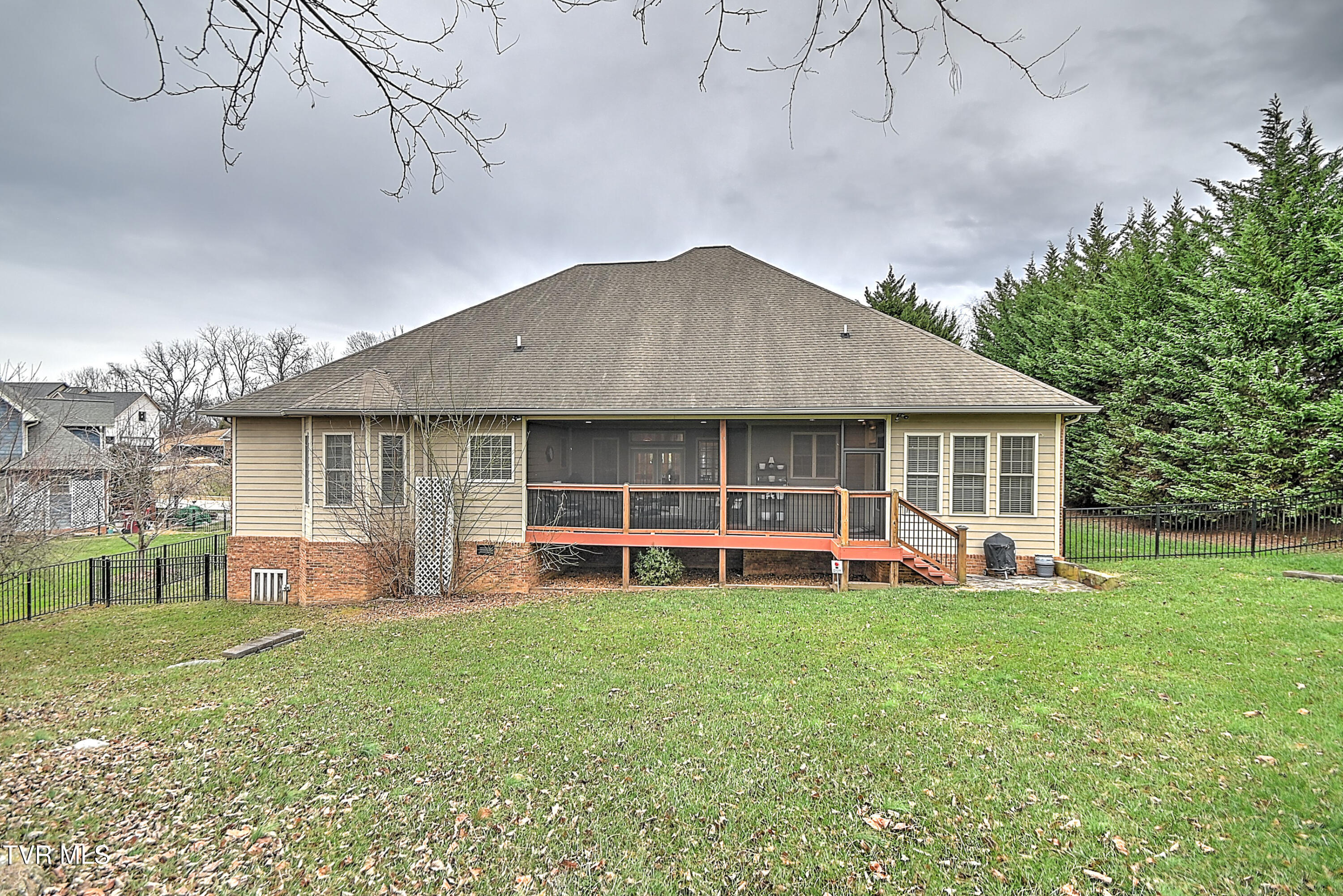 282 Dublin Road Johnson City, TN 37615 - Photo 44 of 49 282 Dublin SM-45