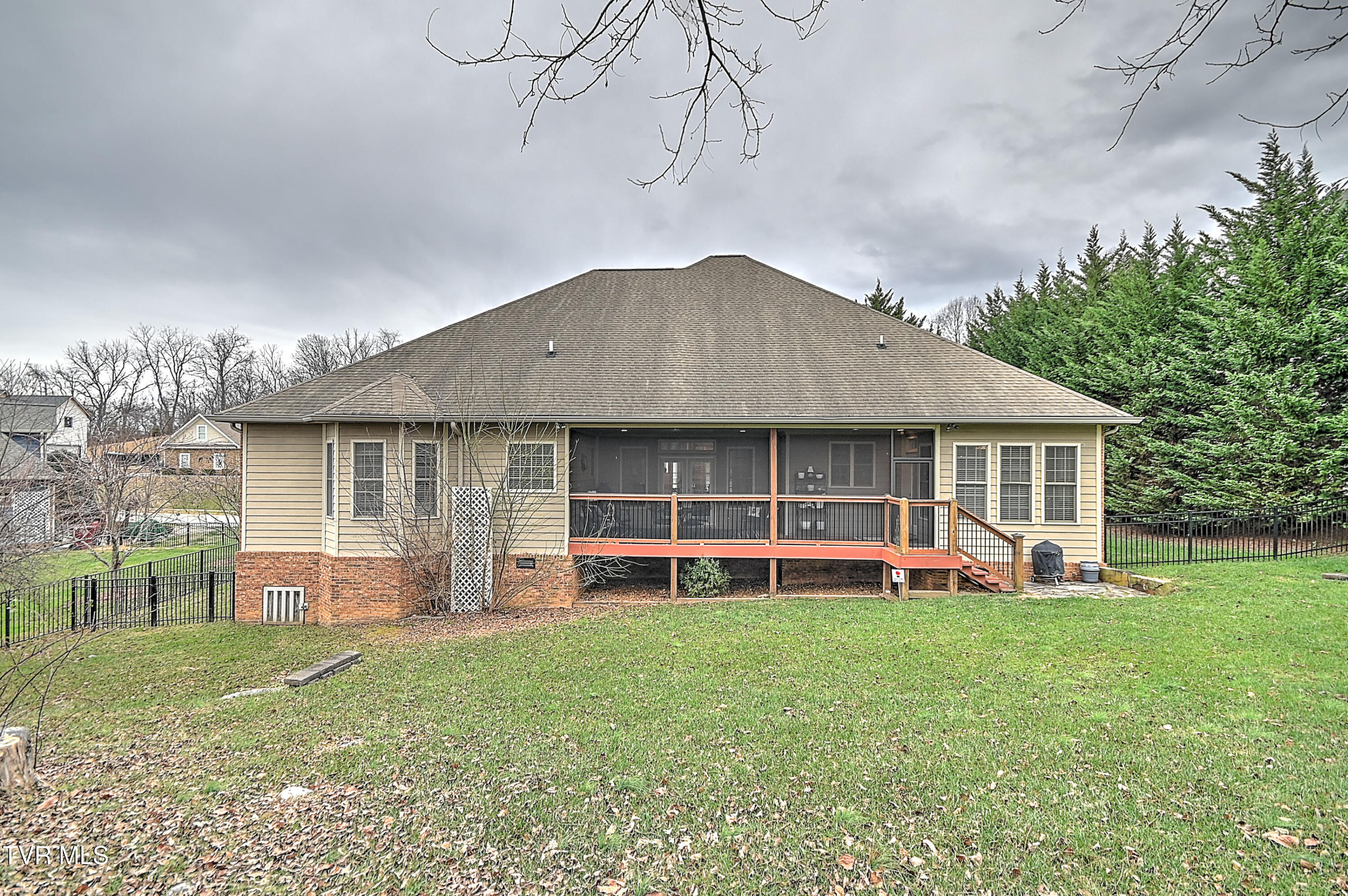 282 Dublin Road Johnson City, TN 37615 - Photo 45 of 49 282 Dublin SM-46