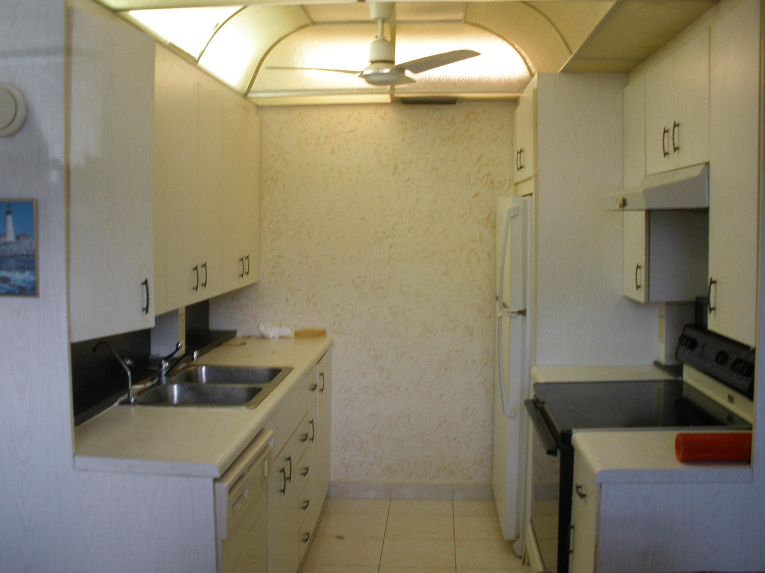 1011 Exeter, Unit A Boca Raton, FL 33434 - Photo 2 of 8 Kitchen