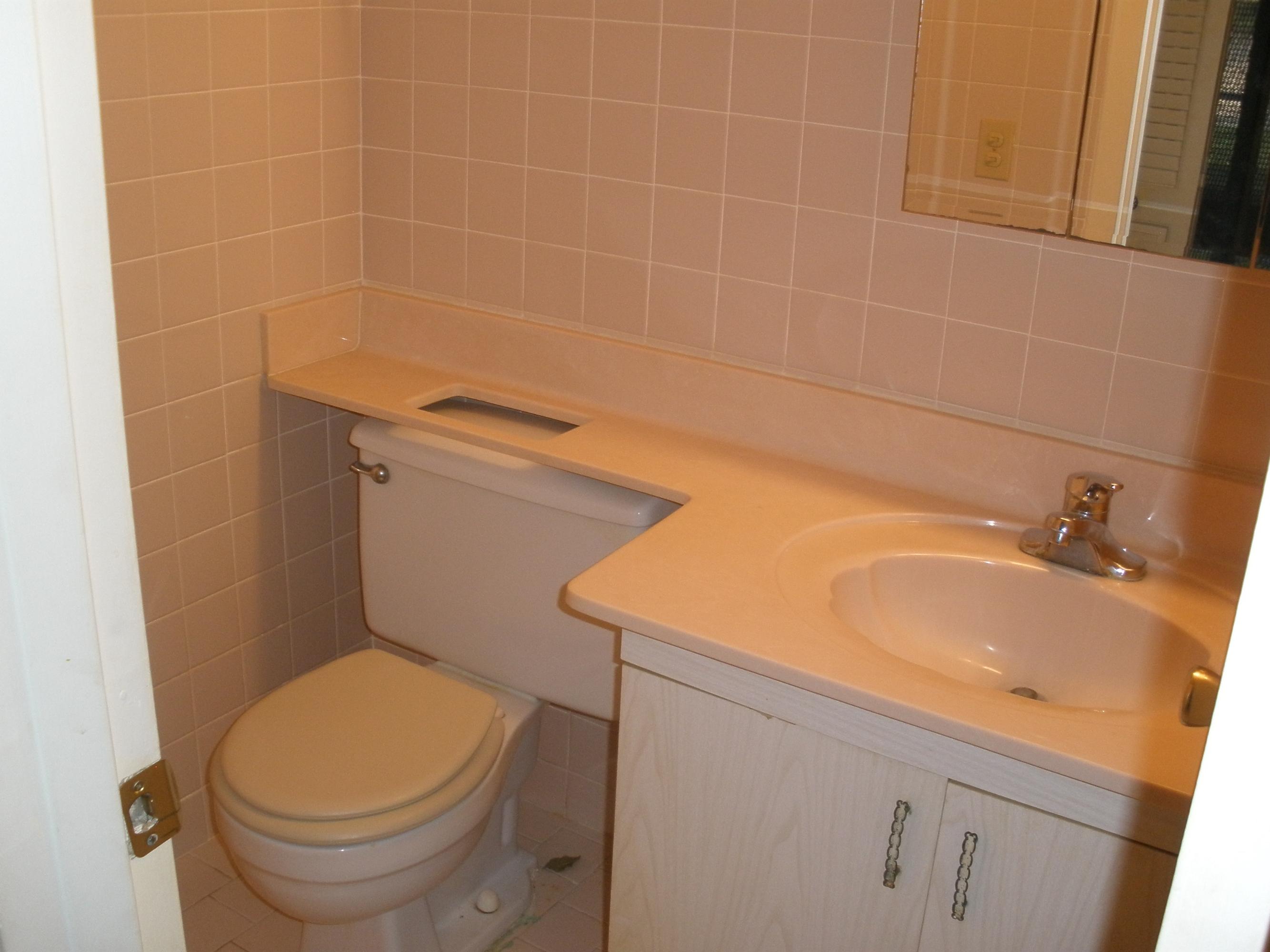 1011 Exeter, Unit A Boca Raton, FL 33434 - Photo 5 of 8 Bath