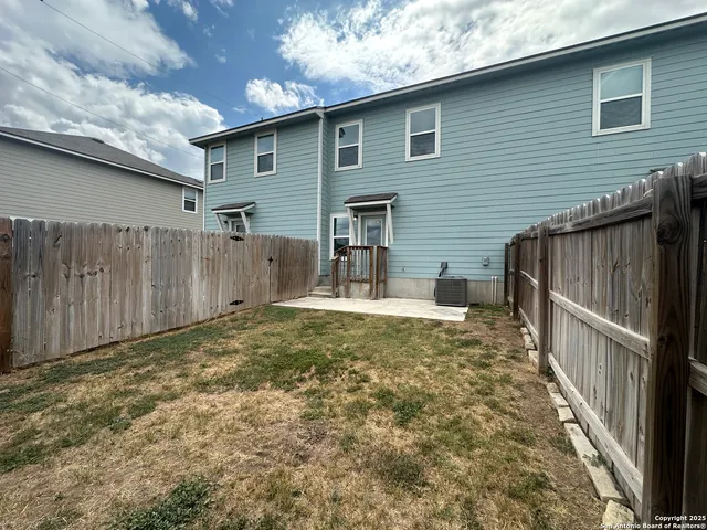 $1,300 | 16930 Spirit Brook, Unit 2, Selma, TX 78154