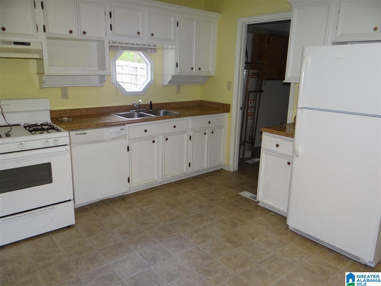 5949 Amber Hills Road Birmingham, AL 35210 - Photo 3 of 9