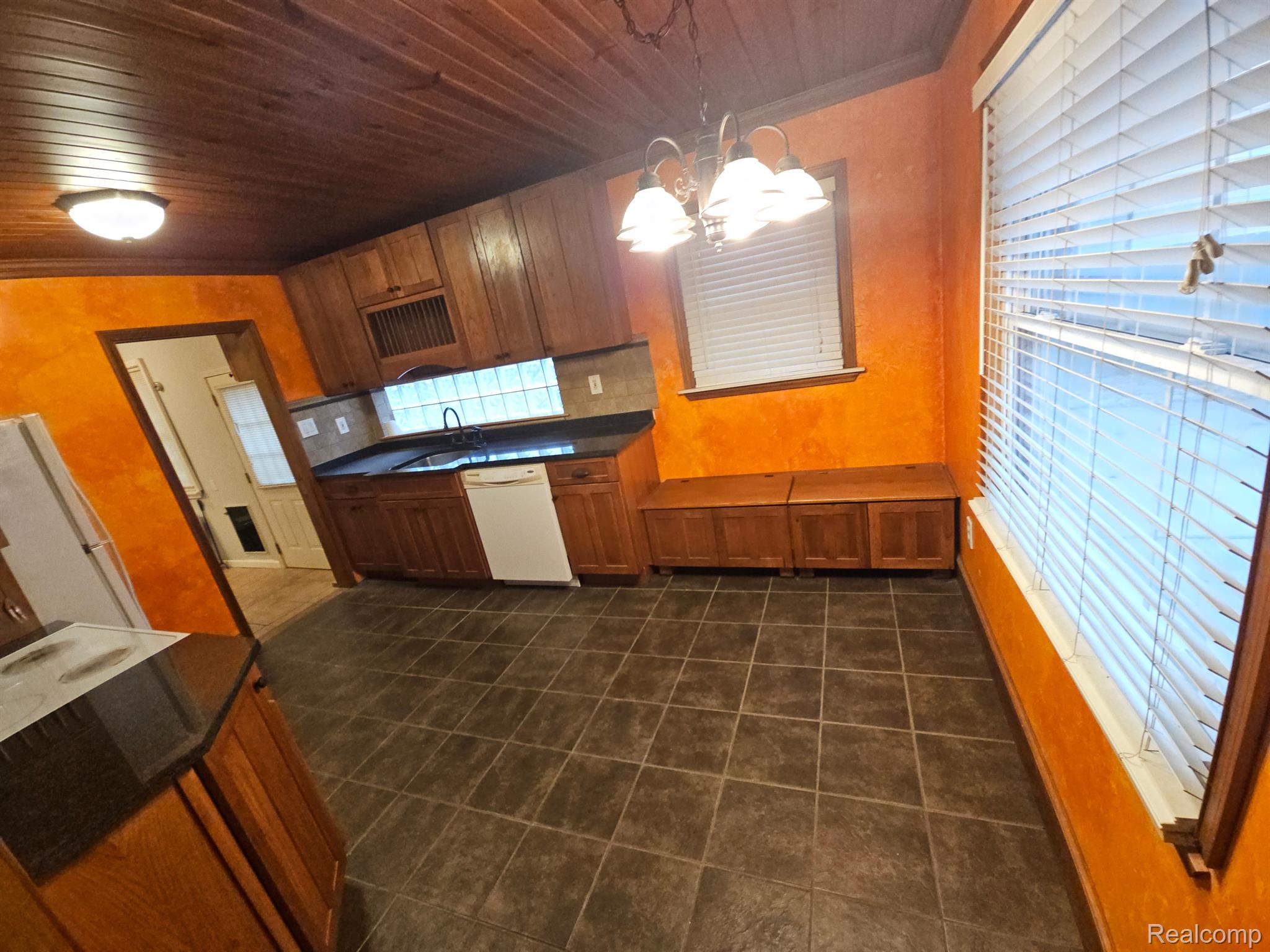26035 Schoenherr Road Warren, MI 48089 - Photo 8 of 23 Gallery Image 8