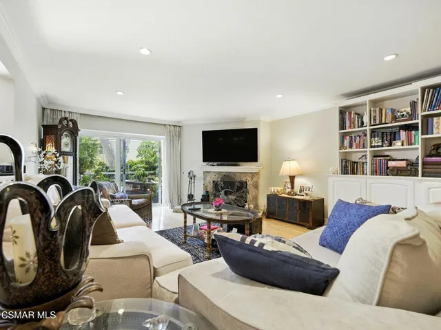 $895,000 | 1206 South Westlake Boulevard, Unit D, Westlake Village, CA 91361