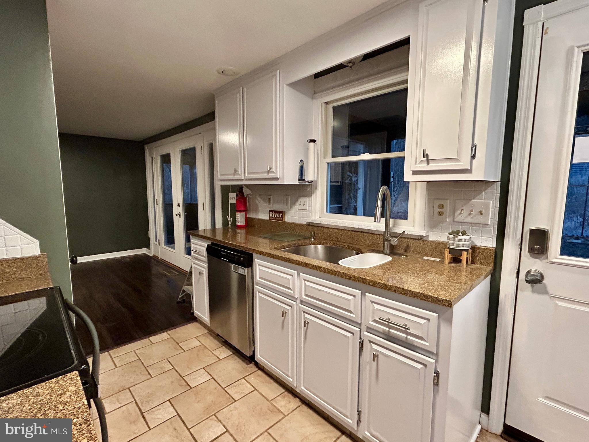 118 Roller Coaster Road Harpers Ferry, WV 25425 - Photo 19 of 56 Kitchen.