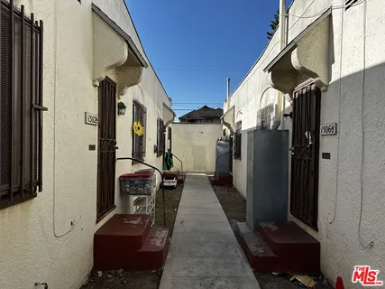 $850,000 | 1502 West 62nd Street, Los Angeles, CA 90047