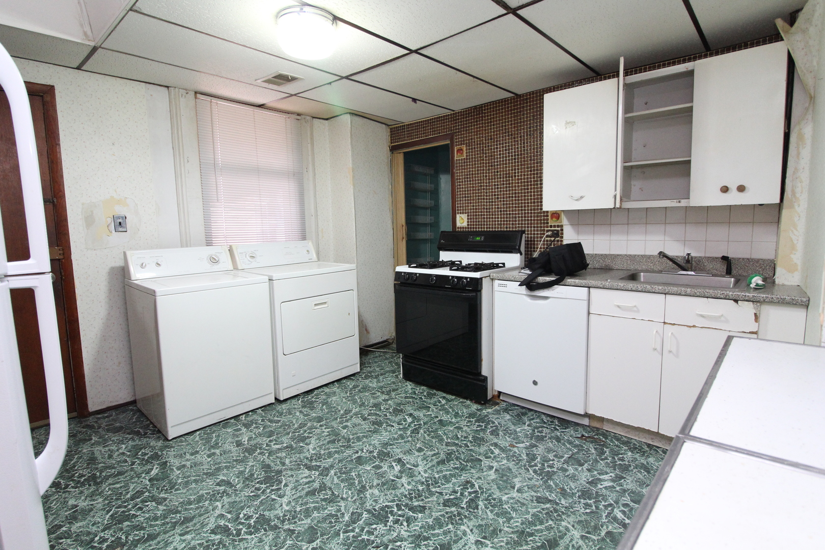 1110 West Addison Street, Unit 2 Chicago, IL 60613 - Photo 14 of 15