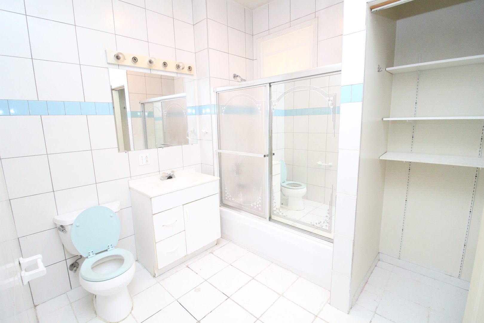 1110 West Addison Street, Unit 2 Chicago, IL 60613 - Photo 5 of 15