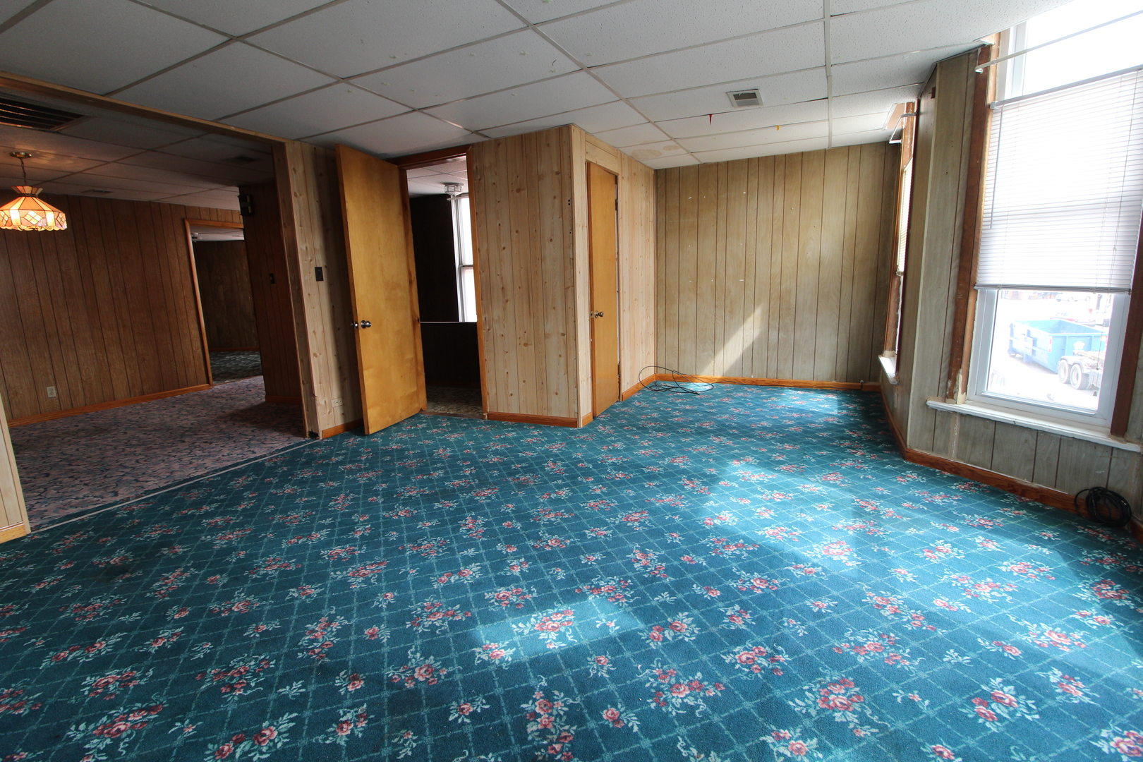 1110 West Addison Street, Unit 2 Chicago, IL 60613 - Photo 8 of 15