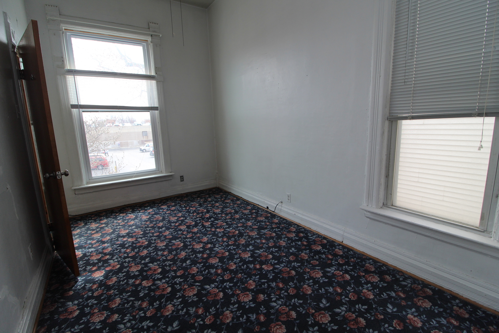 1110 West Addison Street, Unit 2 Chicago, IL 60613 - Photo 9 of 15