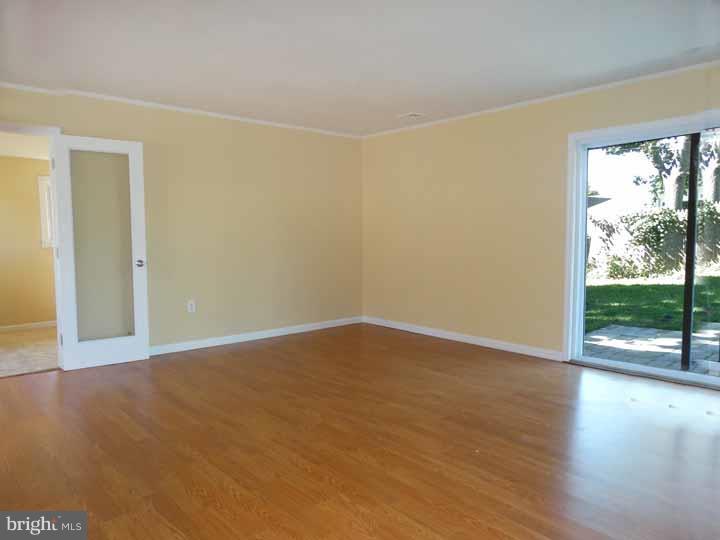 59 Greenbriar Road Levittown, PA 19057 - Photo 3 of 19 Gallery Image 3
