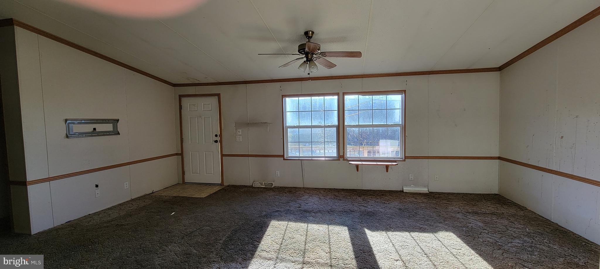 2226-2230 Back Road Sharpsburg, MD 21782 - Photo 3 of 49 Living Room