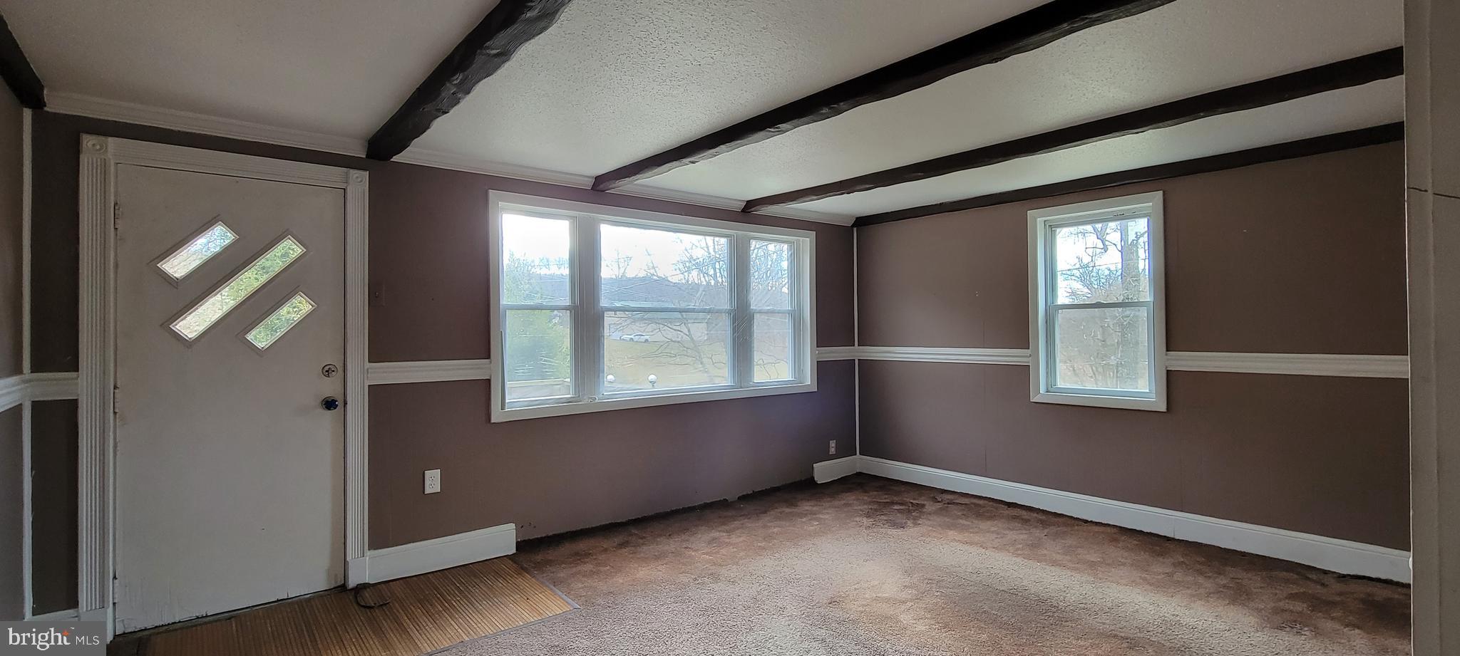 2226-2230 Back Road Sharpsburg, MD 21782 - Photo 37 of 49 Living Room