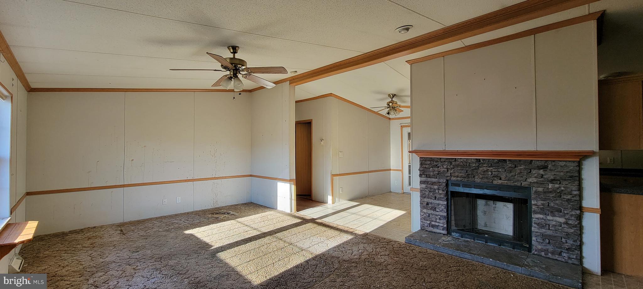 2226-2230 Back Road Sharpsburg, MD 21782 - Photo 4 of 49 Livign Room