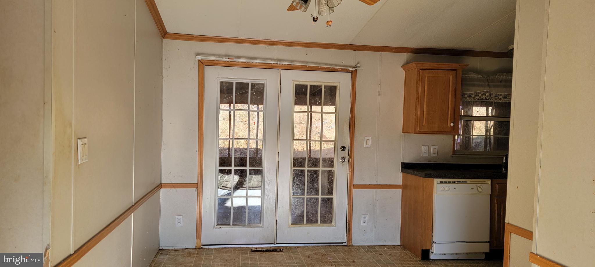 2226-2230 Back Road Sharpsburg, MD 21782 - Photo 7 of 49 Dining Area
