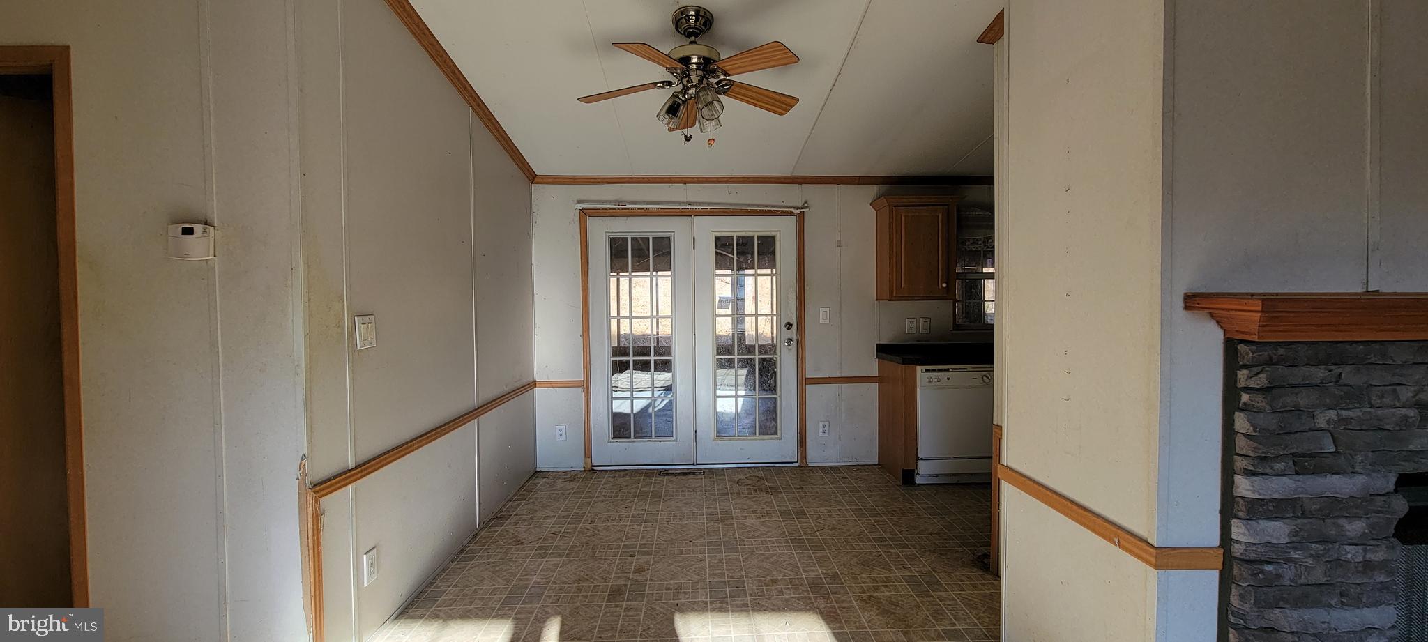 2226-2230 Back Road Sharpsburg, MD 21782 - Photo 8 of 49 Dining Area