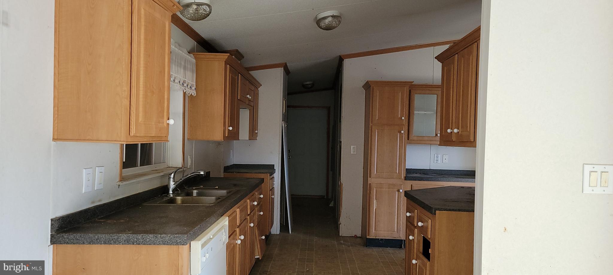 2226-2230 Back Road Sharpsburg, MD 21782 - Photo 9 of 49 Kitchen