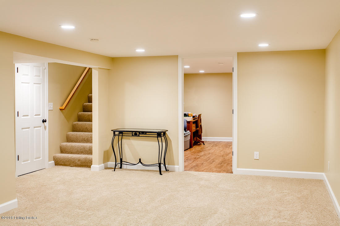 10808 Falkirk Road Louisville, KY 40243 - Photo 23 of 33 10808 Falkirk Rd-24