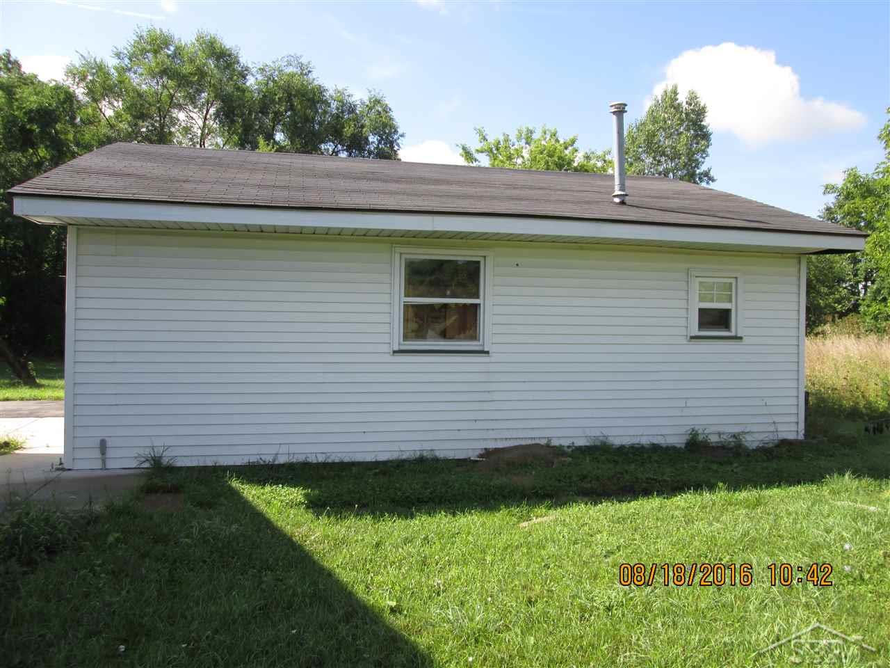 1075 Butler Road Saginaw, MI 48601 - Photo 7 of 10 31300813-6.JPG