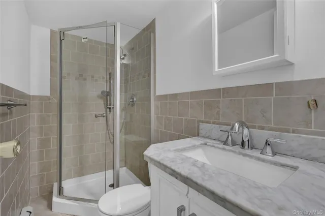 $849,999 | 415 Pond Path, East Setauket, NY 11733