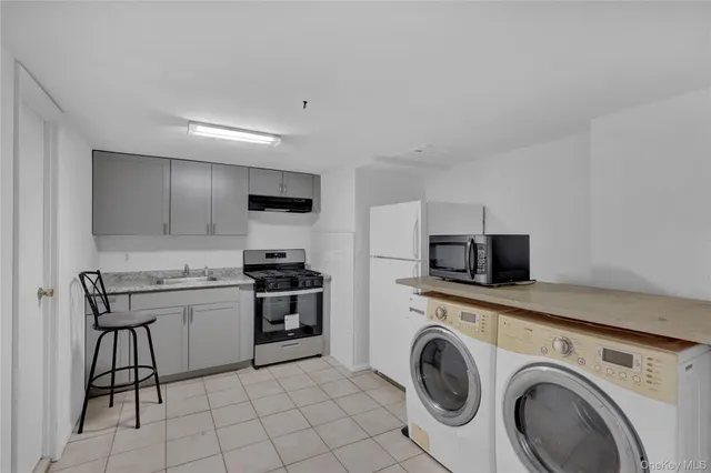 $849,999 | 415 Pond Path, East Setauket, NY 11733