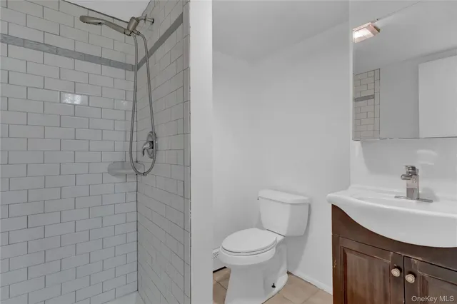 $849,999 | 415 Pond Path, East Setauket, NY 11733