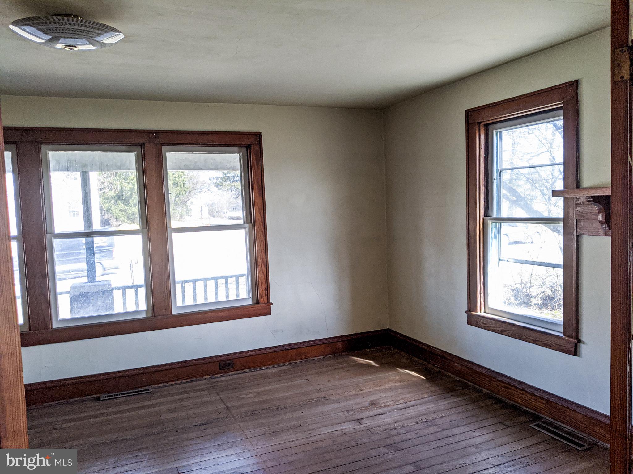 20 Knoxlyn Road Gettysburg, PA 17325 - Photo 16 of 31 Living Room