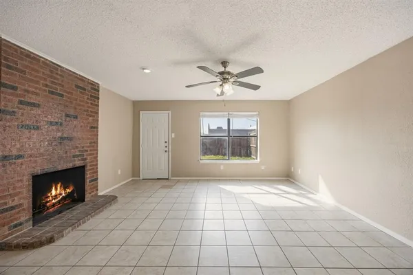 $1,295 | 1006 Bland Drive, Unit 1012, Arlington, TX 76010