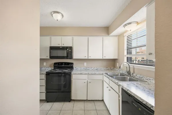 $1,295 | 1006 Bland Drive, Unit 1012, Arlington, TX 76010