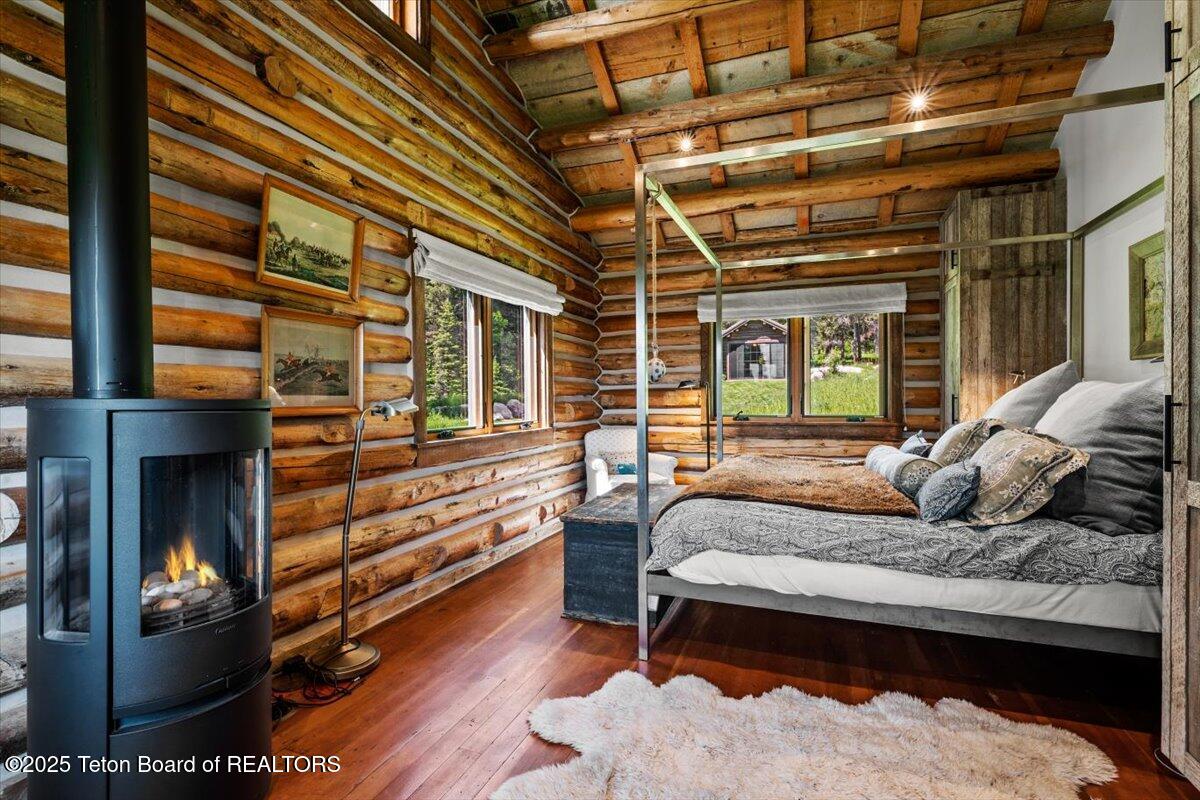 7000 West Gill Huff Road Wilson, WY 83014 - Photo 19 of 37 Guest Suite Cabin attached to main house