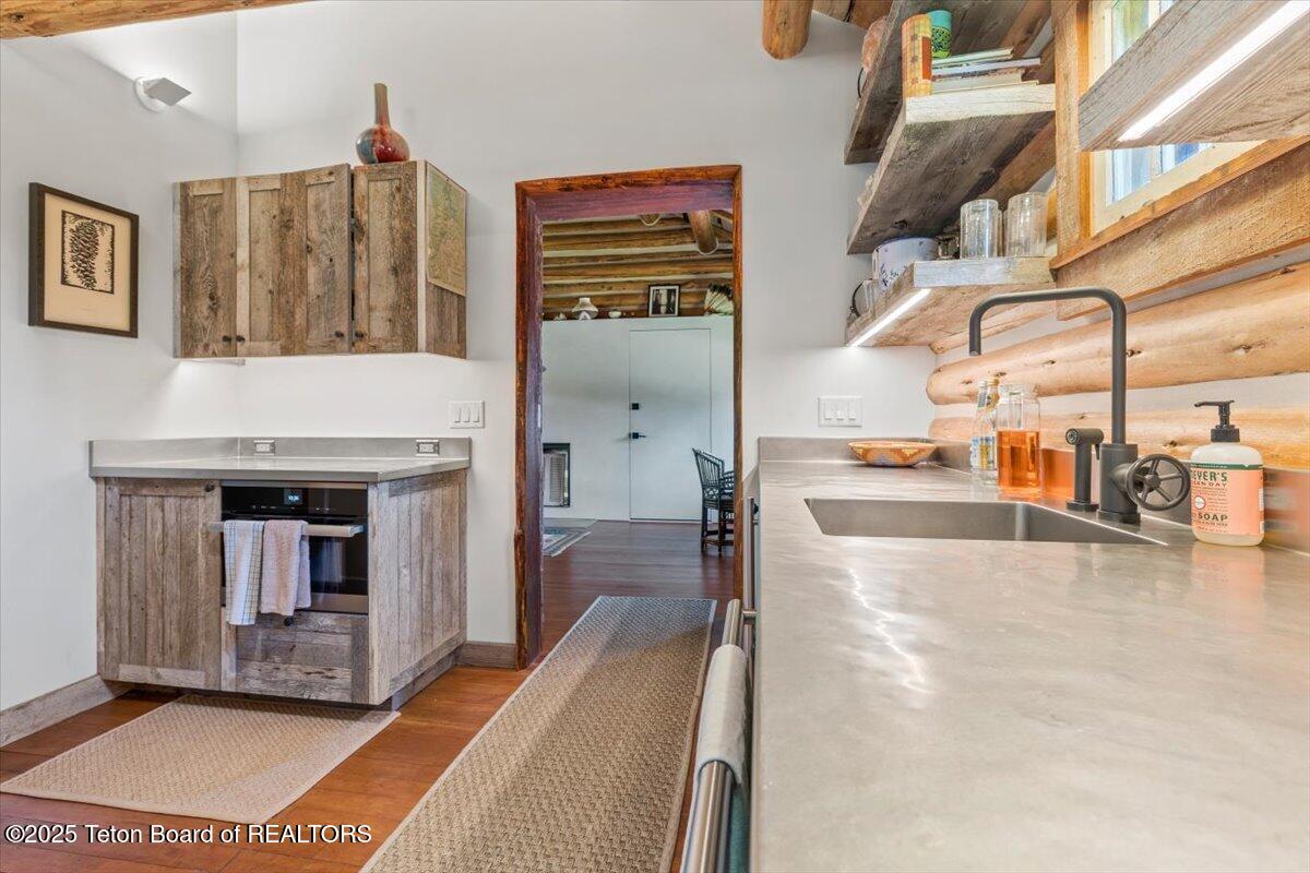 7000 West Gill Huff Road Wilson, WY 83014 - Photo 21 of 37 Guest Suite Cabin