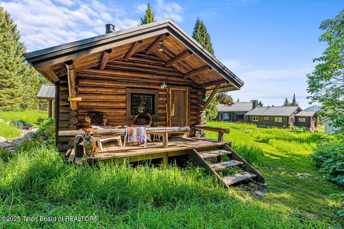 7000 West Gill Huff Road Wilson, WY 83014 - Photo 31 of 37 Refurbished Guest Cabin