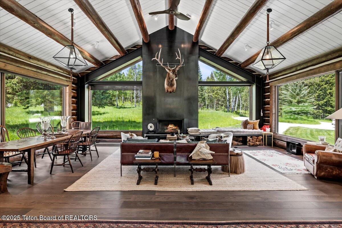 7000 West Gill Huff Road Wilson, WY 83014 - Photo 4 of 37 Great room