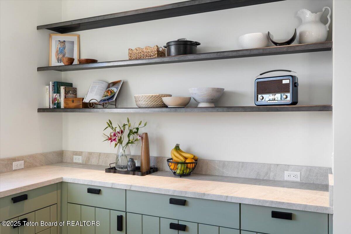 7000 West Gill Huff Road Wilson, WY 83014 - Photo 7 of 37 Kitchen