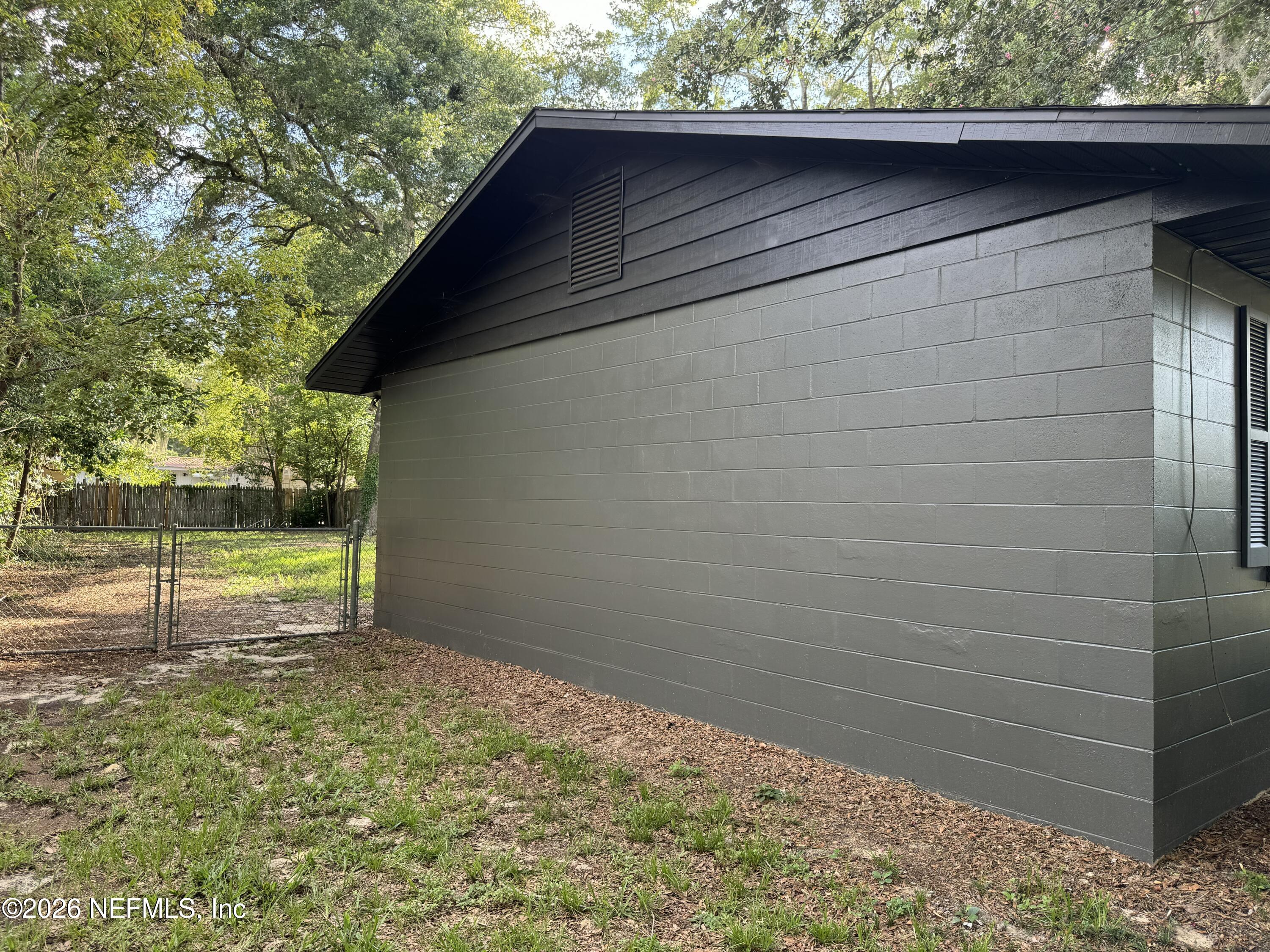 475 Nightingale Street Keystone Heights, FL 32656 - Photo 6 of 26 05) Right View