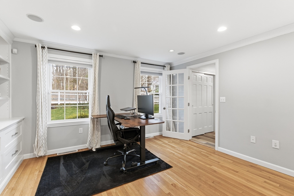 574 Grove Street Framingham, MA 01701 - Photo 7 of 42