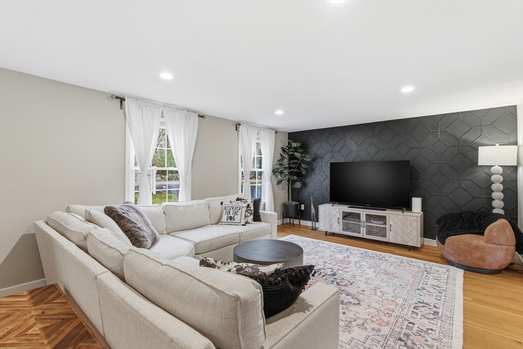 574 Grove Street Framingham, MA 01701 - Photo 8 of 42