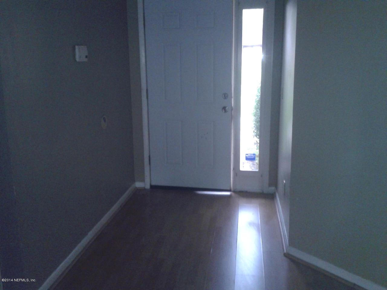 8325 Chason Road East Jacksonville, FL 32244 - Photo 2 of 11 Entry