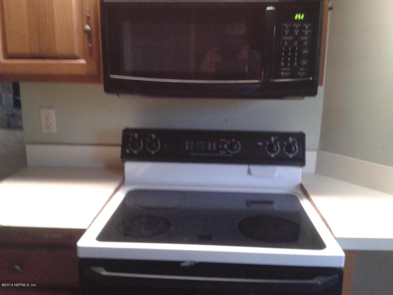 8325 Chason Road East Jacksonville, FL 32244 - Photo 4 of 11 Stove