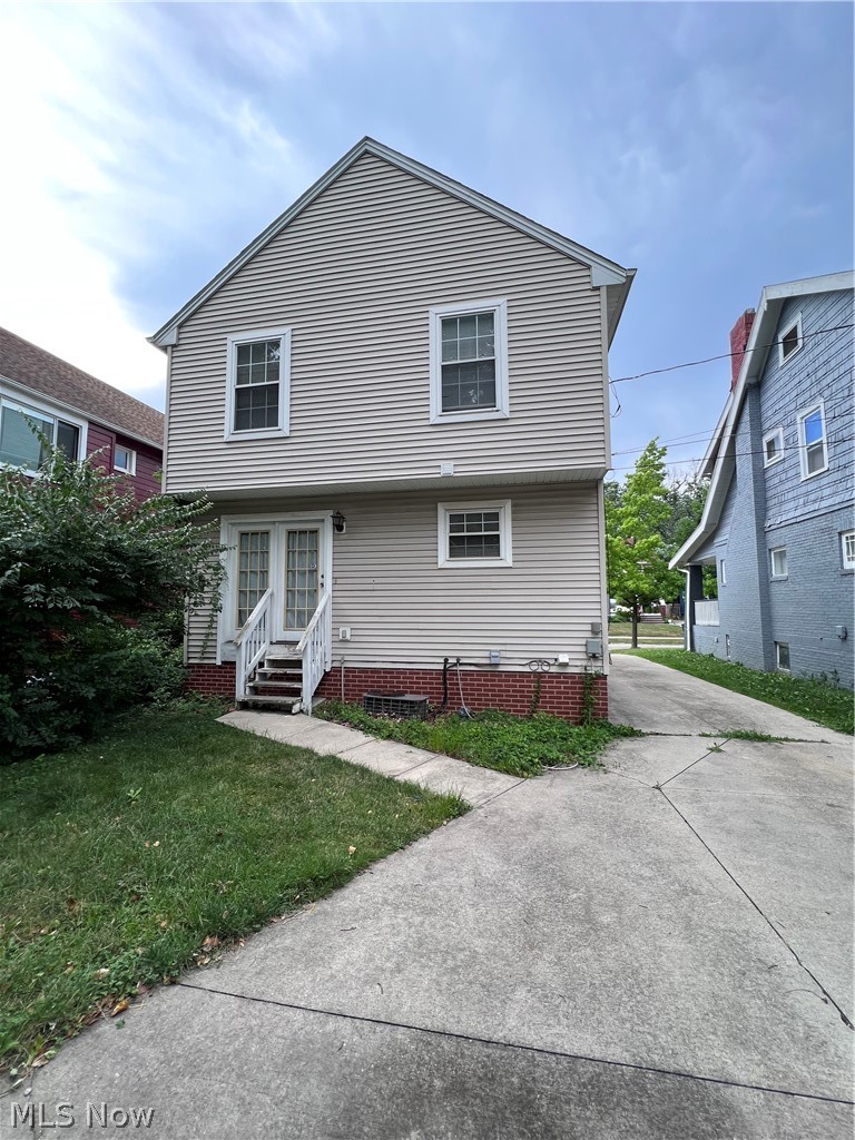 853 Helmsdale Road Cleveland, OH 44112 - Photo 15 of 15