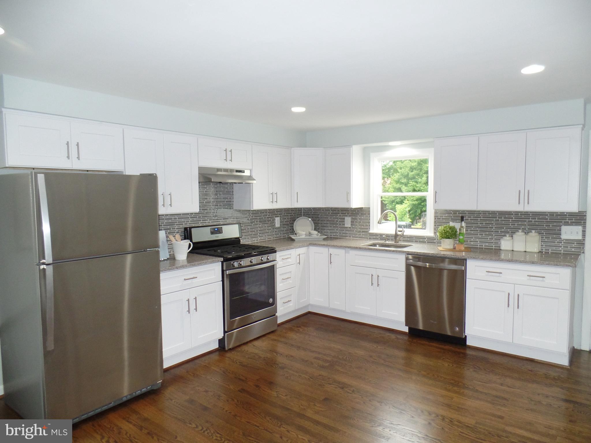 1815 Anderson Road Falls Church, VA 22043 - Photo 2 of 26 Light and Bright
