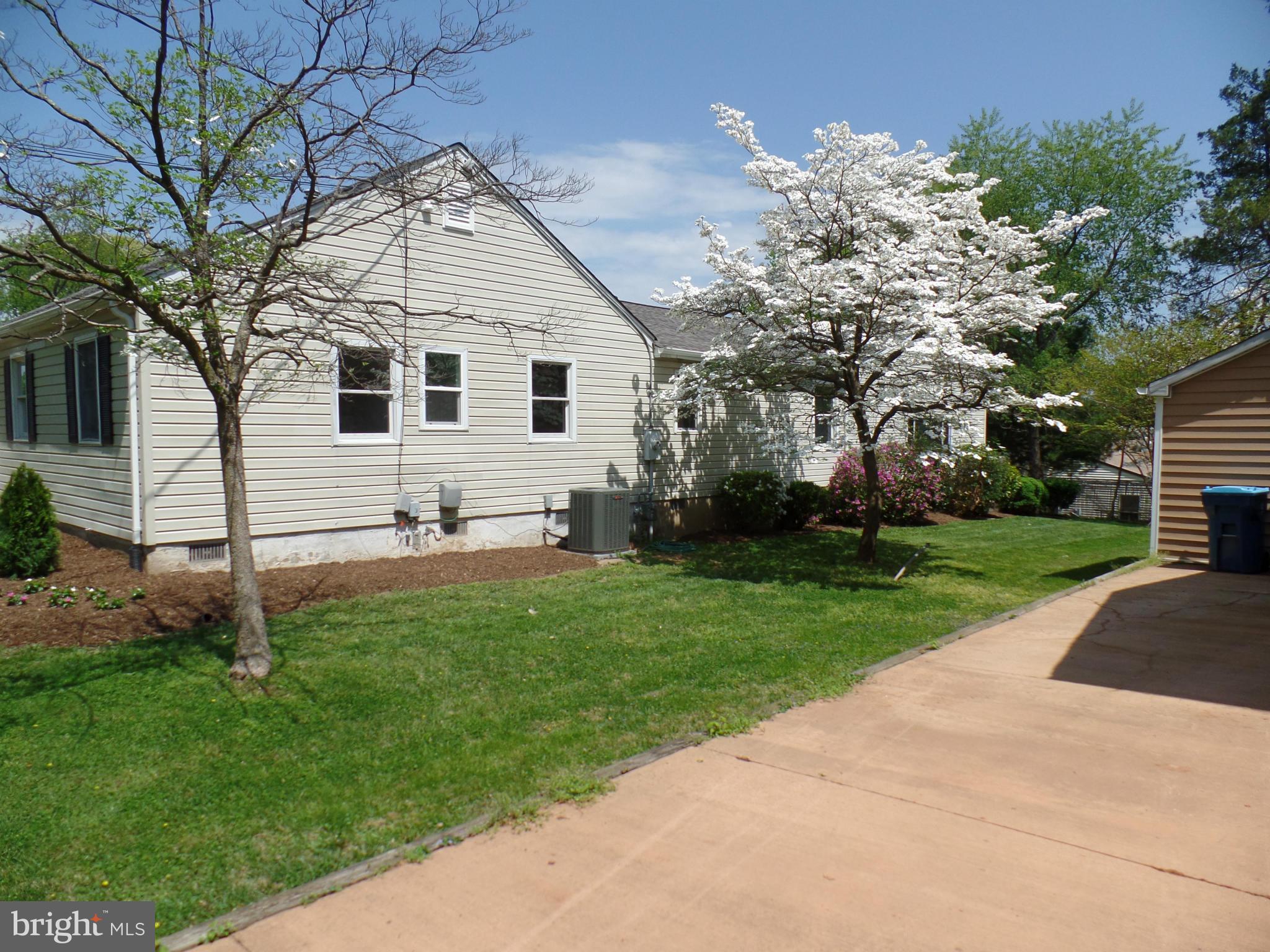 1815 Anderson Road Falls Church, VA 22043 - Photo 4 of 26 Exterior (General)